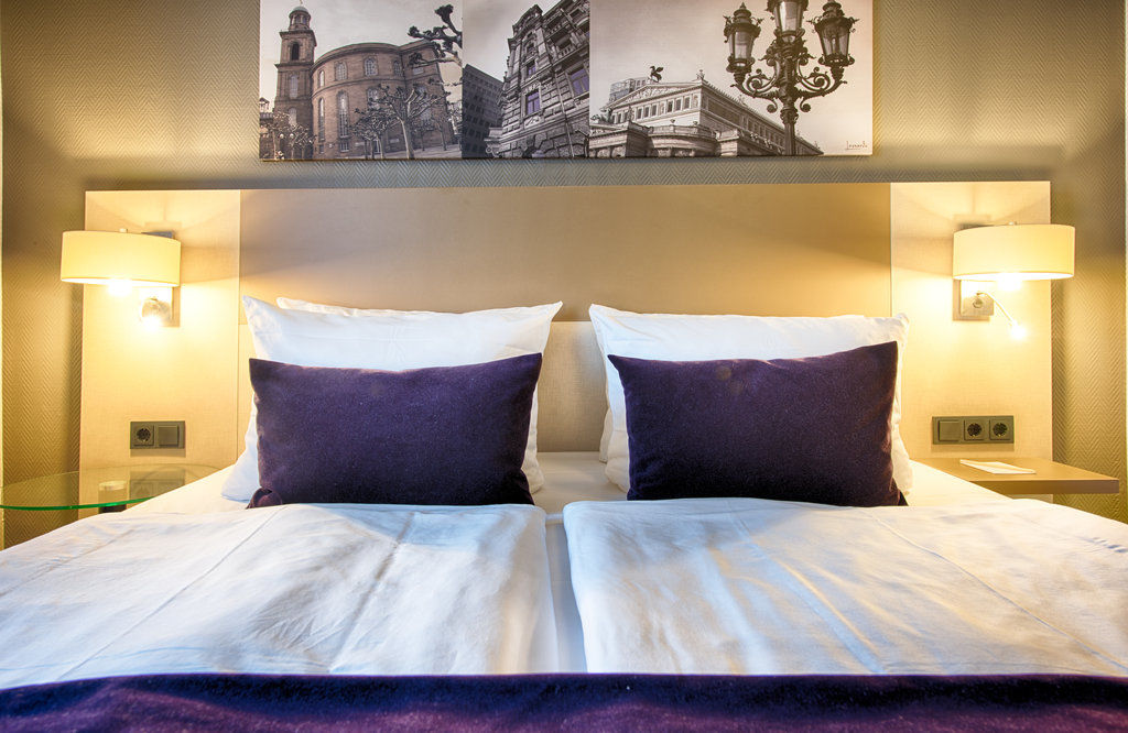Leonardo Frankfurt Center 3*